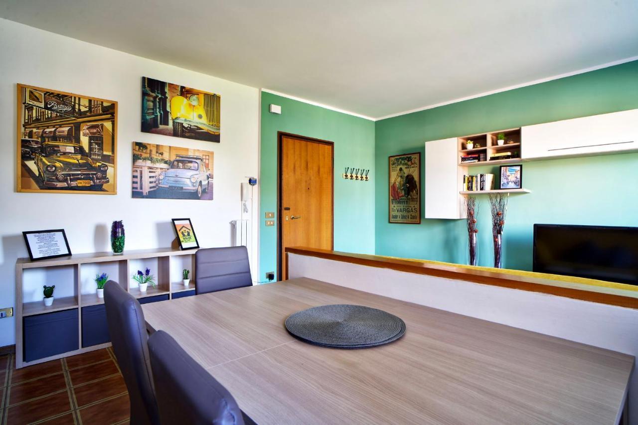 Casa Zoe Apartment Free Parking,Self Check In & Free Wi Fi Parma Exteriör bild