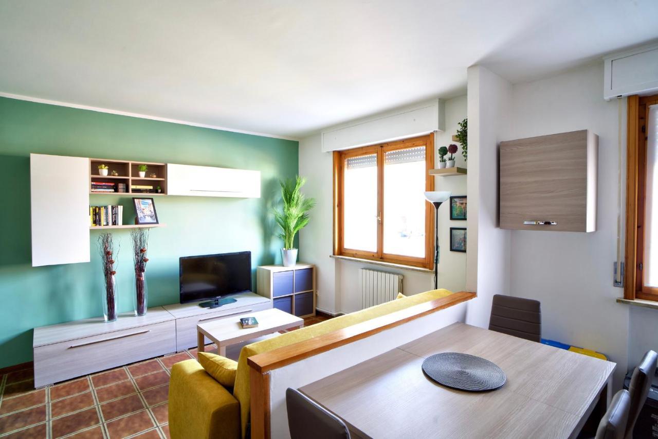 Casa Zoe Apartment Free Parking,Self Check In & Free Wi Fi Parma Exteriör bild