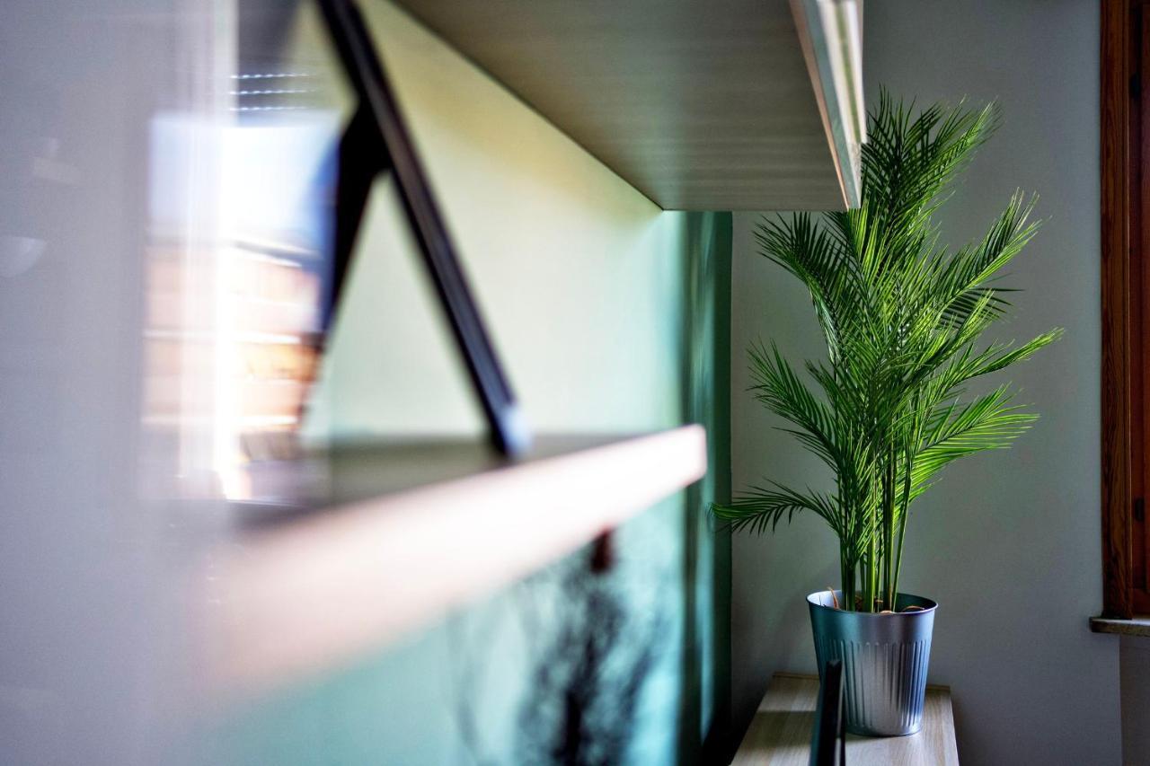 Casa Zoe Apartment Free Parking,Self Check In & Free Wi Fi Parma Exteriör bild